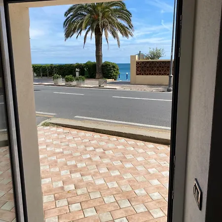 Piano Terra Frontale * Varigotti